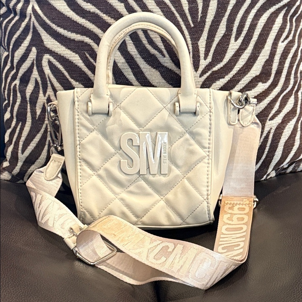 STEVE MADDEN Cream Quilted Crossbody Handbag Detachable Camera Strap